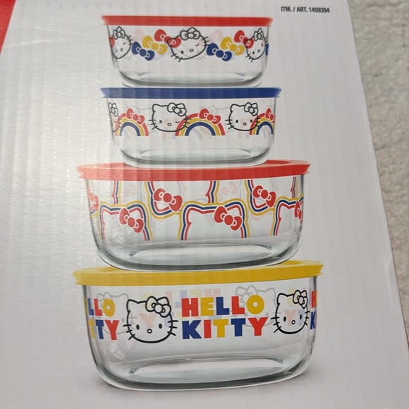 🐱 Hello Kitty 8 piece Pyrex set - Picture 3 of 3